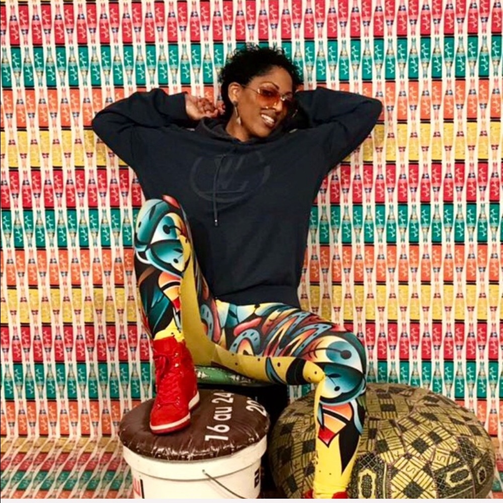 Last pair of YELLOW TATTOO FLOWER Graphic Leggings 3D Callie - Picture 3 of 8